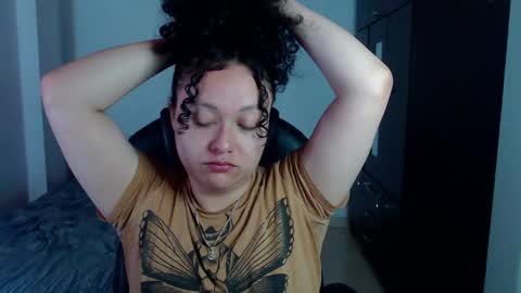 Louise  online show from December 22, 1:34 am