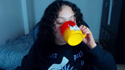 Louise  online show from October 6, 3:04 am