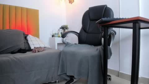 Freya online show from January 11, 4:01 pm