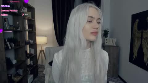 Freya online show from February 13, 7:32 pm