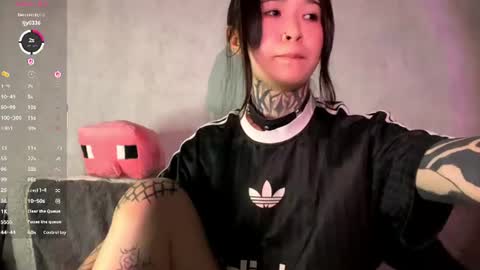 freyablow online show from July 24, 3:54 pm