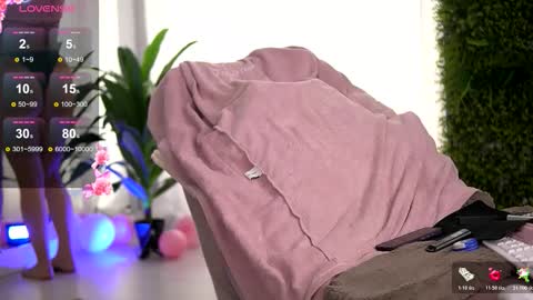 freyaheart online show from March 14, 6:19 am