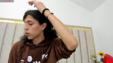 Snapshot of freyamoller_ chatting on February 18, 7:10 pm FreyaMoller online show from February 18, 7:10 pm