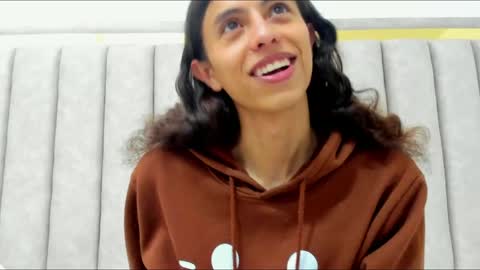 Snapshot of freyamoller_ chatting on February 25, 7:12 pm FreyaMoller online show from February 25, 7:12 pm