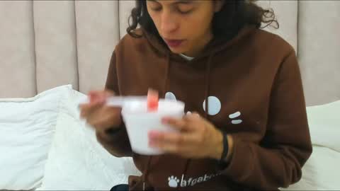 Snapshot of freyamoller_ chatting on February 26, 7:24 pm FreyaMoller online show from February 26, 7:24 pm