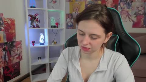 FreyaVey online show from March 1, 5:42 am