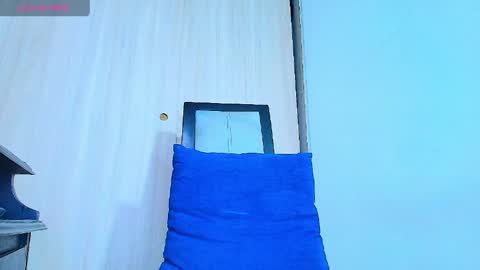 freyva_ online show from April 7, 1:28 am