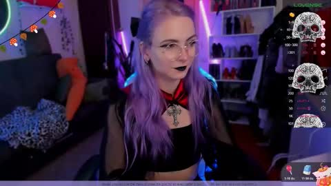 Snapshot of frida_fortune chatting on October 29, 1:08 am Frida A boost to fortune for the one who gives a thumbs up and a bonus lucky for those who support me by joining the fanclub online show from October 29, 1:08 am