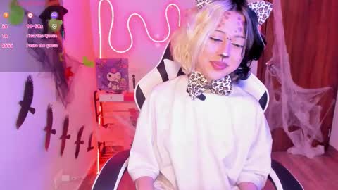 frida_lassi_ online show from October 20, 7:25 pm
