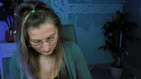 Snapshot of fridatander chatting on January 15, 3:07 pm Frida Tander online show from January 15, 3:07 pm