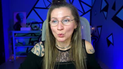 Snapshot of fridatander chatting on February 8, 4:04 pm Frida Tander online show from February 8, 4:04 pm