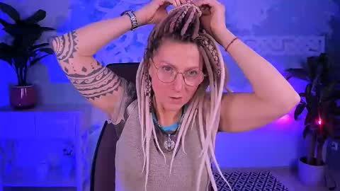 Frida Tander online show from February 18, 5:14 am