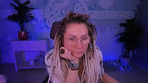 Frida Tander online show from March 9, 5:22 am