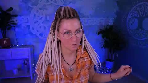 Frida Tander online show from March 26, 7:14 am