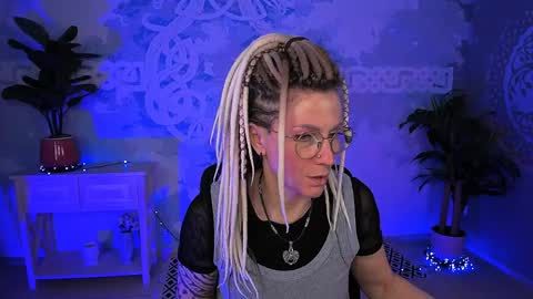 Frida Tander online show from April 4, 5:16 am