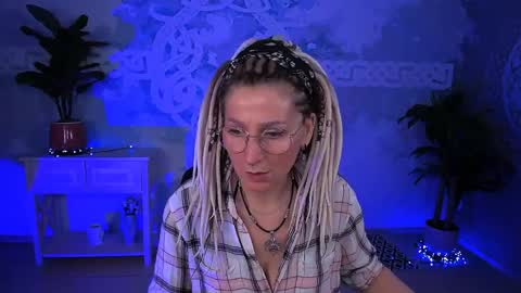 Frida Tander online show from April 5, 5:26 am