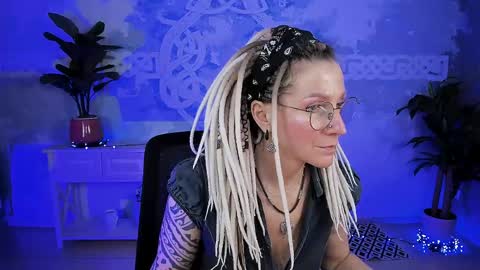 Frida Tander online show from April 11, 7:45 am