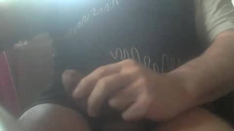 Snapshot of fridolin32 chatting on May 11, 8:31 am fridolin32 online show from May 11, 8:31 am
