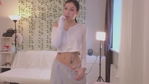 Snapshot of friend_foryou chatting on December 10, 8:40 am Lina online show from December 10, 8:40 am