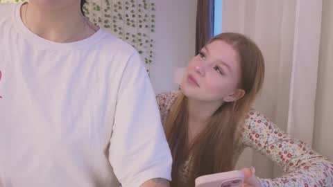 Snapshot of friend_foryou chatting on December 16, 7:37 am Lina online show from December 16, 7:37 am