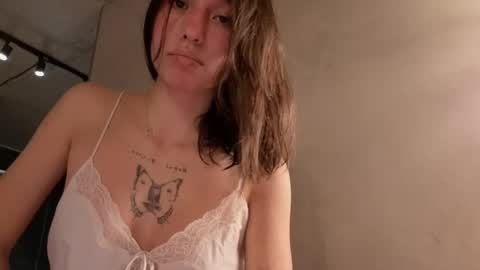 Snapshot of friend_foryou chatting on March 4, 6:39 pm Lina online show from March 4, 6:39 pm