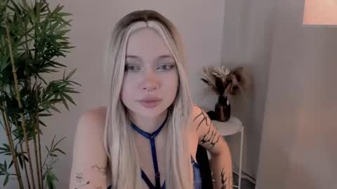 friend_zone_ online show from June 17, 1:56 pm
