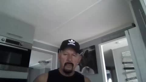 Snapshot of friskyneedsum chatting on February 2, 1:54 pm bob online show from February 2, 1:54 pm