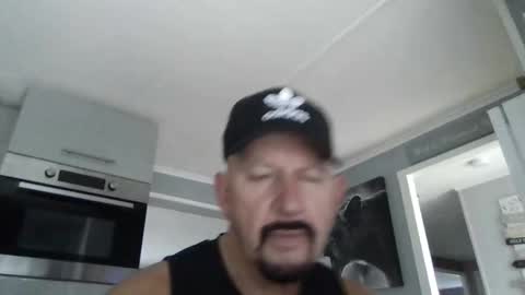 Snapshot of friskyneedsum chatting on February 3, 11:15 am bob online show from February 3, 11:15 am