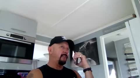 Snapshot of friskyneedsum chatting on February 4, 12:33 pm bob online show from February 4, 12:33 pm