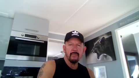 Snapshot of friskyneedsum chatting on February 18, 11:50 am bob online show from February 18, 11:50 am