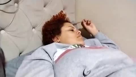 Frizzy girl online show from November 2, 3:09 am