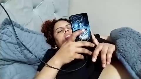 Frizzy girl online show from November 10, 3:05 am