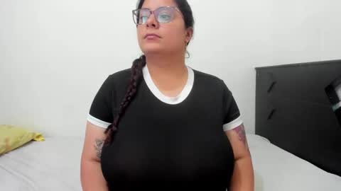 Snapshot of fromheaven_ chatting on September 19, 8:31 pm Lucy online show from September 19, 8:31 pm