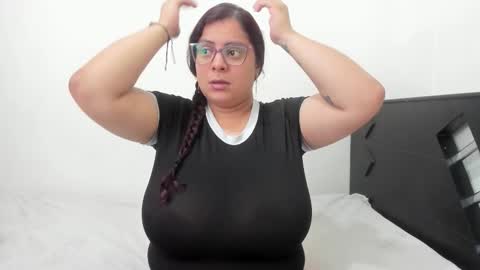 Snapshot of fromheaven_ chatting on October 28, 7:27 pm Lucy online show from October 28, 7:27 pm