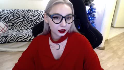 Snapshot of fromsun_forsoul chatting on December 25, 10:28 am Lilith online show from December 25, 10:28 am