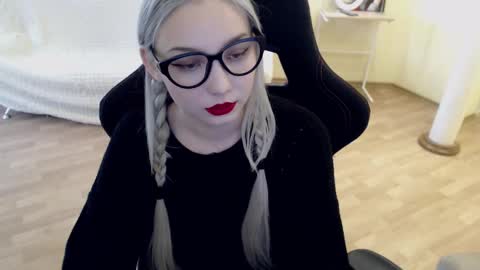 Snapshot of fromsun_forsoul chatting on March 6, 7:36 am Lilith online show from March 6, 7:36 am