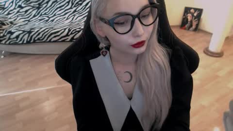 Snapshot of fromsun_forsoul chatting on September 9, 11:54 am Lilith online show from September 9, 11:54 am