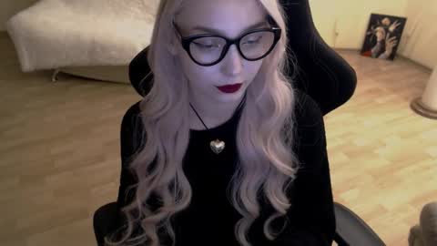 Snapshot of fromsun_forsoul chatting on October 2, 4:03 pm Lilith online show from October 2, 4:03 pm