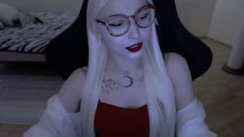 Lilith online show from May 28, 3:42 pm