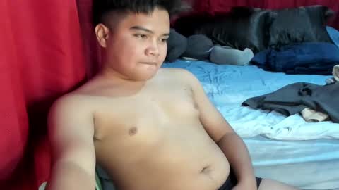 Snapshot of frostbite_69 chatting on February 11, 12:28 am GABBY online show from February 11, 12:28 am