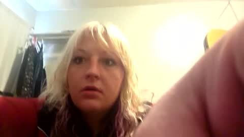frostbitenfoxxx online show from May 24, 11:54 pm