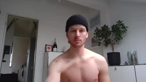 Snapshot of frozenyoga chatting on February 20, 1:51 pm frozenyoga online show from February 20, 1:51 pm