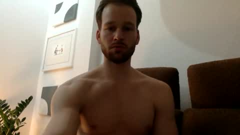 Snapshot of frozenyoga chatting on February 17, 10:05 pm frozenyoga online show from February 17, 10:05 pm