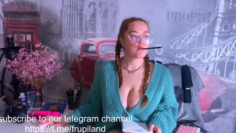 Snapshot of frupi_land chatting on December 8, 2:09 pm OPEN PVTJulia and Wayne online show from December 8, 2:09 pm