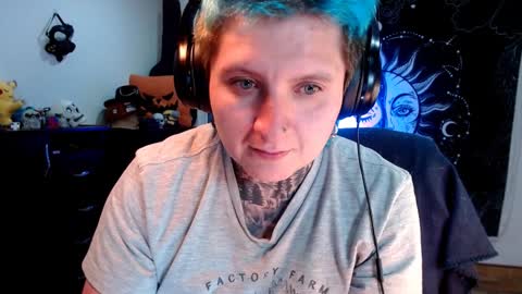 Snapshot of ftmblueyes chatting on February 5, 4:27 am HEHIM online show from February 5, 4:27 am