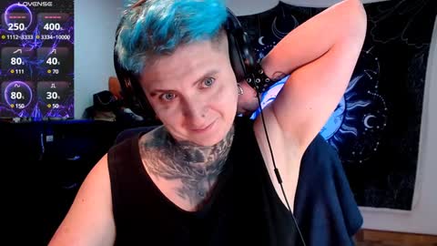 Snapshot of ftmblueyes chatting on February 9, 3:43 am HEHIM online show from February 9, 3:43 am