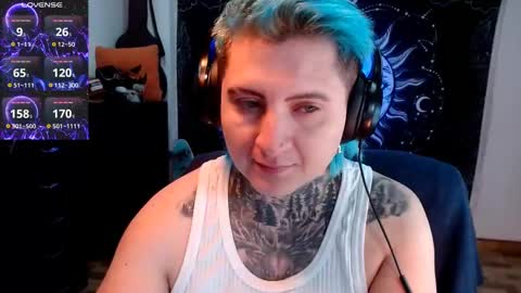 Snapshot of ftmblueyes chatting on February 18, 3:31 am HEHIM online show from February 18, 3:31 am