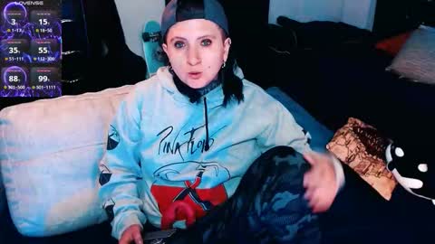 Snapshot of ftmblueyes chatting on September 26, 5:11 am HEHIM online show from September 26, 5:11 am