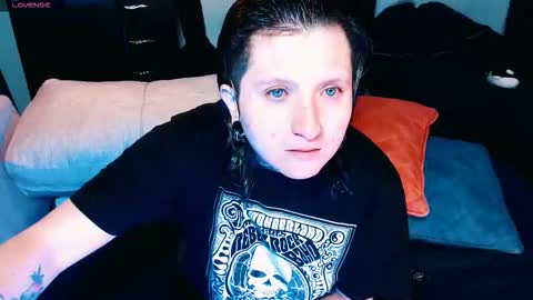 Snapshot of ftmblueyes chatting on October 6, 3:15 am HEHIM online show from October 6, 3:15 am