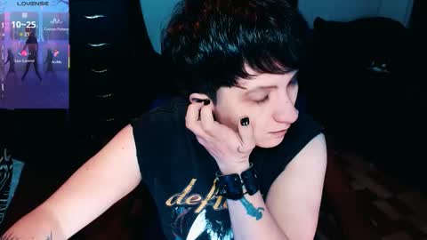 Snapshot of ftmblueyes chatting on October 21, 11:55 am HEHIM online show from October 21, 11:55 am